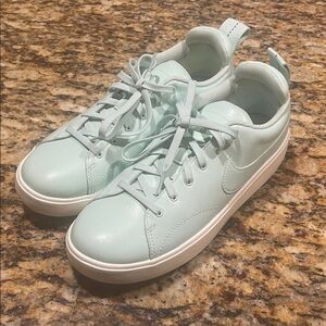 Nike Women's Golf Shoes in Light Mint/Teal